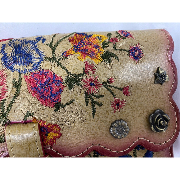 PATRICIA NASH COLLI LEATHER WALLET W/ RFID PROTECTION -PRAIRIE ROSE EMBROIDERY - Picture 2 of 6